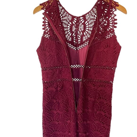 BARDOT Women’s Burgundy Lace Sheath Dress size 8/medium - Picture 6 of 7
